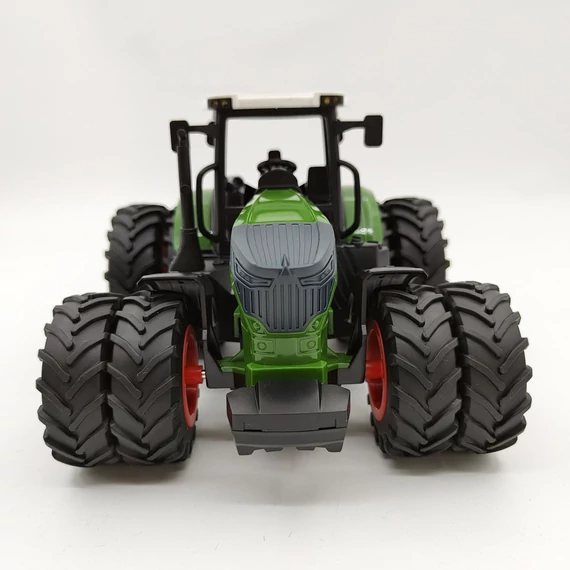 Nyolckerekű Szimulált Játék traktor