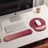 Kép 2/7 - Csuklótámasz és ergonomikus egérpad szett, bordó színben, kényelmes irodai használathoz