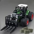 Kép 6/6 - 1/24 méretarányú traktor játékkészlet rakodókarral és széna bálákkal