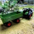 Kép 5/10 - Nagy 50.04cm-es Zöld Farm Traktor Játékkészlet Pótkocsival és Előre Rakodóval