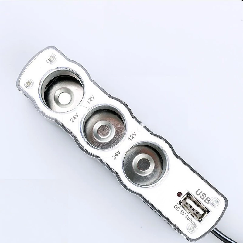 Autós szivargyújtó elosztó, beépített USB töltővel, több eszköz egyidejű töltésére